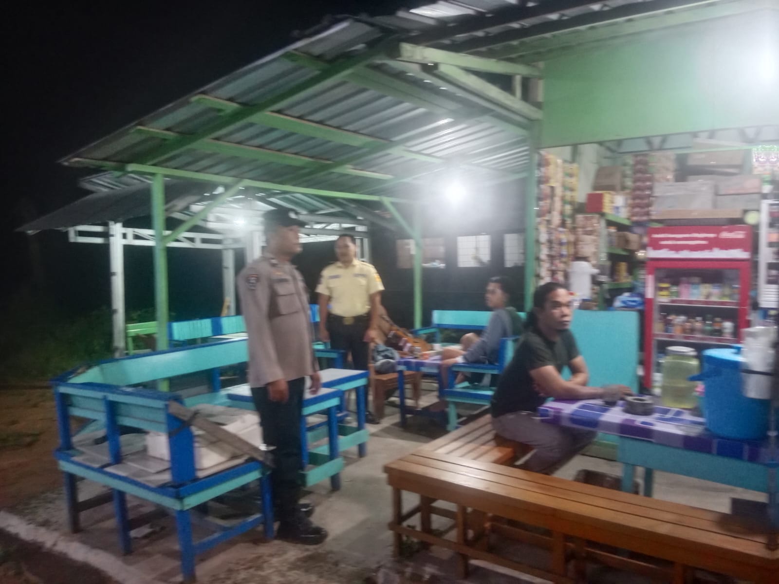 Piket Polsek Bulik melaksanakan sambang dan Silaturahmi kemasyarakat