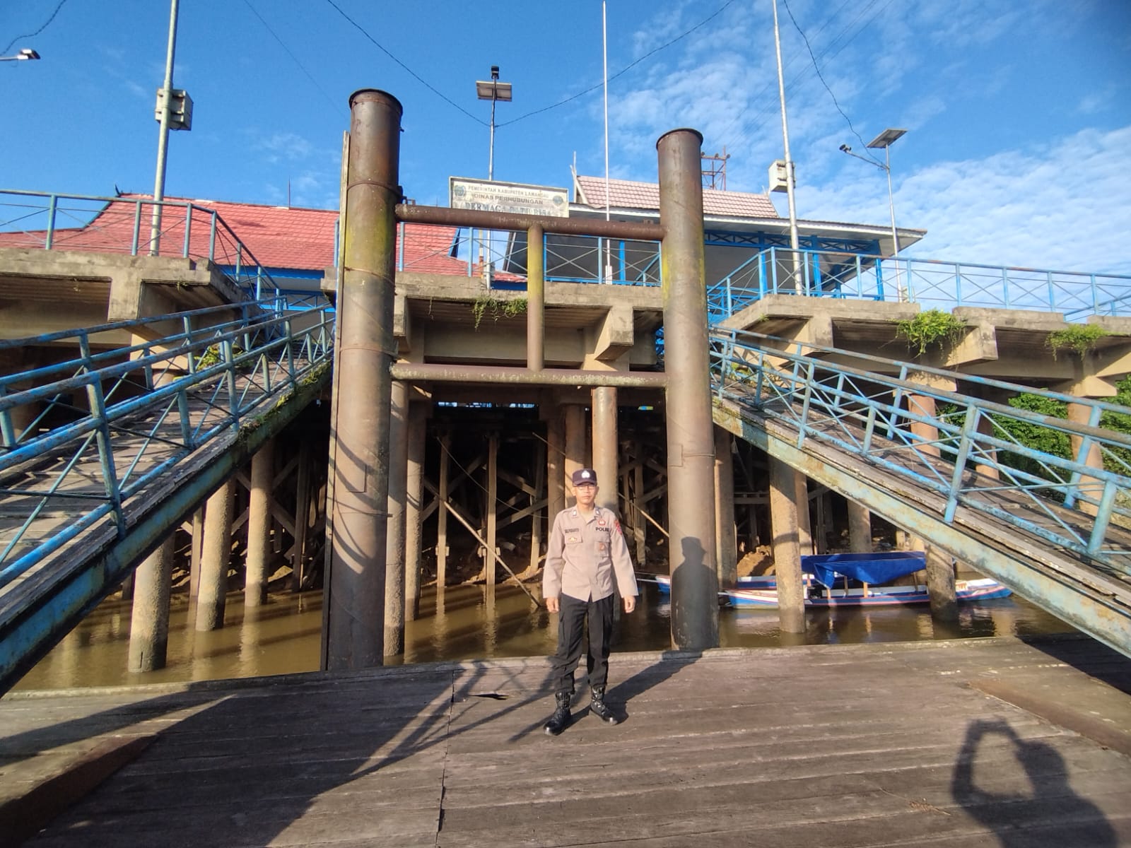 Piket Polsek Bulik Cek debit air di Kelurahan Nanga Bulik