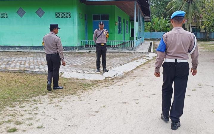 Dengan Patroli Dialogis, Polsek Tewang Sangalang Garing dan Pulau Malan Berikan Rasa Aman Kepada Masyarakat