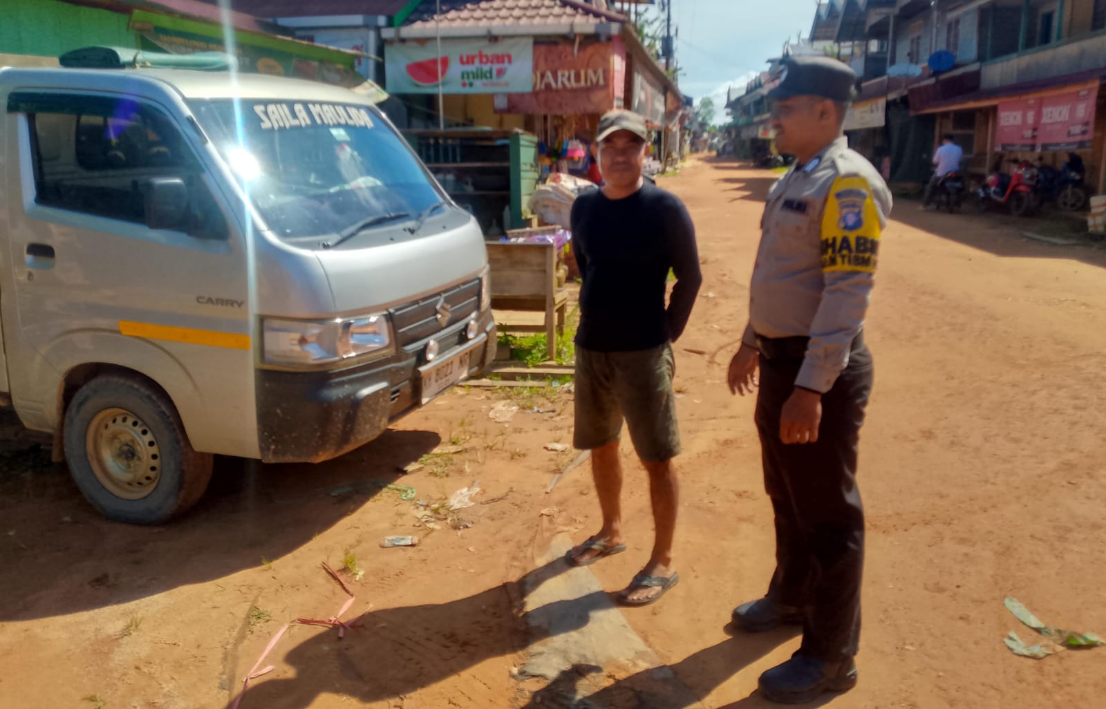 Polsek Marikit menciptakan Kamtibmas Kondusif yang di laksanakan petugas Piket jaga Di Wilayah Kec. Marikit Kab. Katingan.