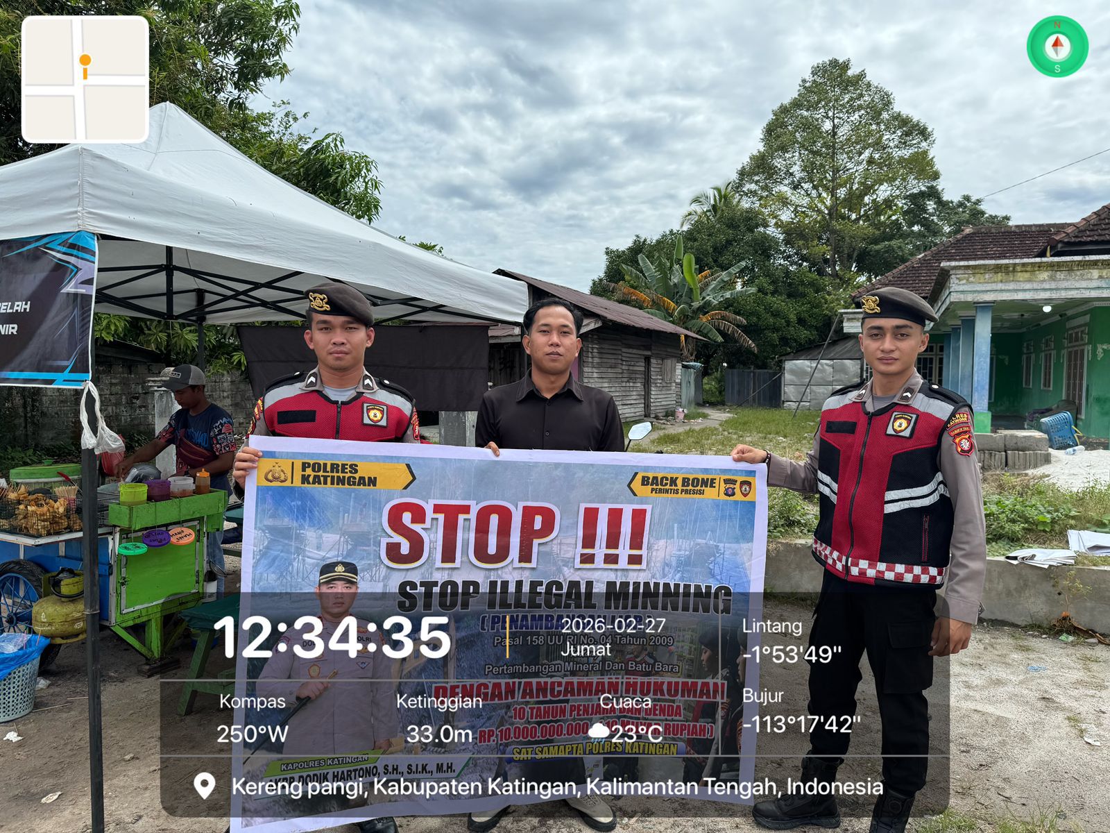 Personel Samapta Polres Katingan Sosialisasikan Larangan Ilegal Mining kepada Masyarakat.