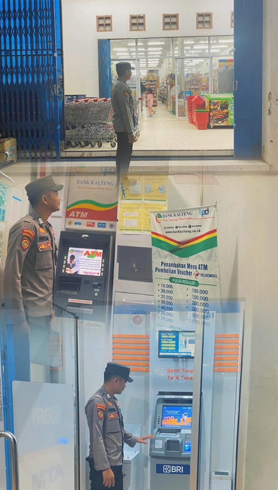 Polsek Sematu Jaya Laksanakan Patroli Malam, Pastikan Situasi Kamtibmas Tetap Kondusif