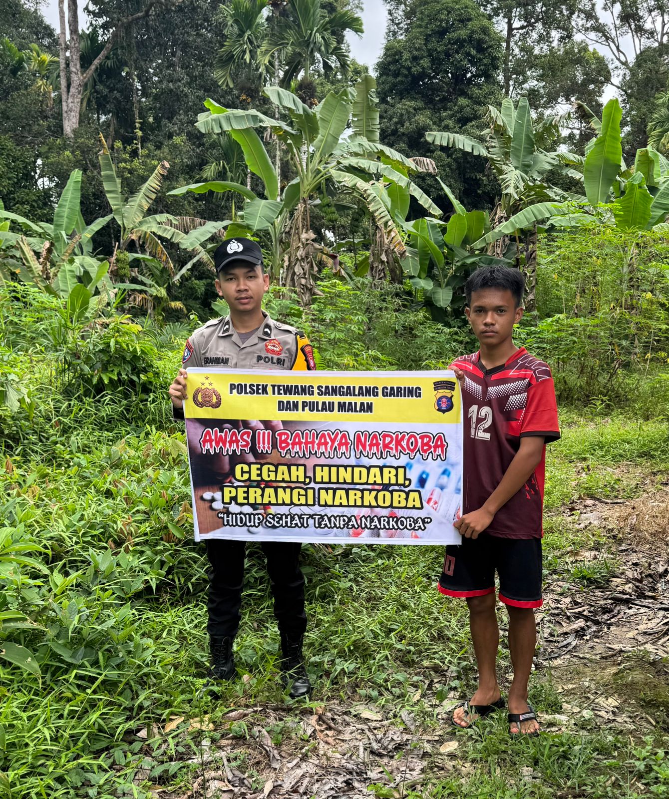 ‎Melalui Media Spanduk, Polsek Tewang Sangalang Garing dan Pulau Malan Imbau Warga Tidak Terjerumus  Penyalahgunaan Narkoba.