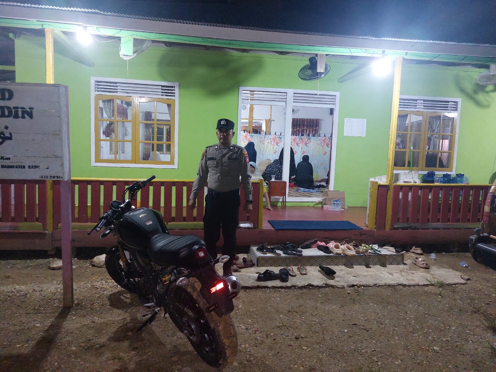 ‎Ciptakan rasa aman selama Ramadhan 2026, Polsek Katingan Hulu Polres Katingan Amankan Ibadah sholat Taraweh diwilayah Kecamatan Katingan Hulu Kabupaten Katingan.