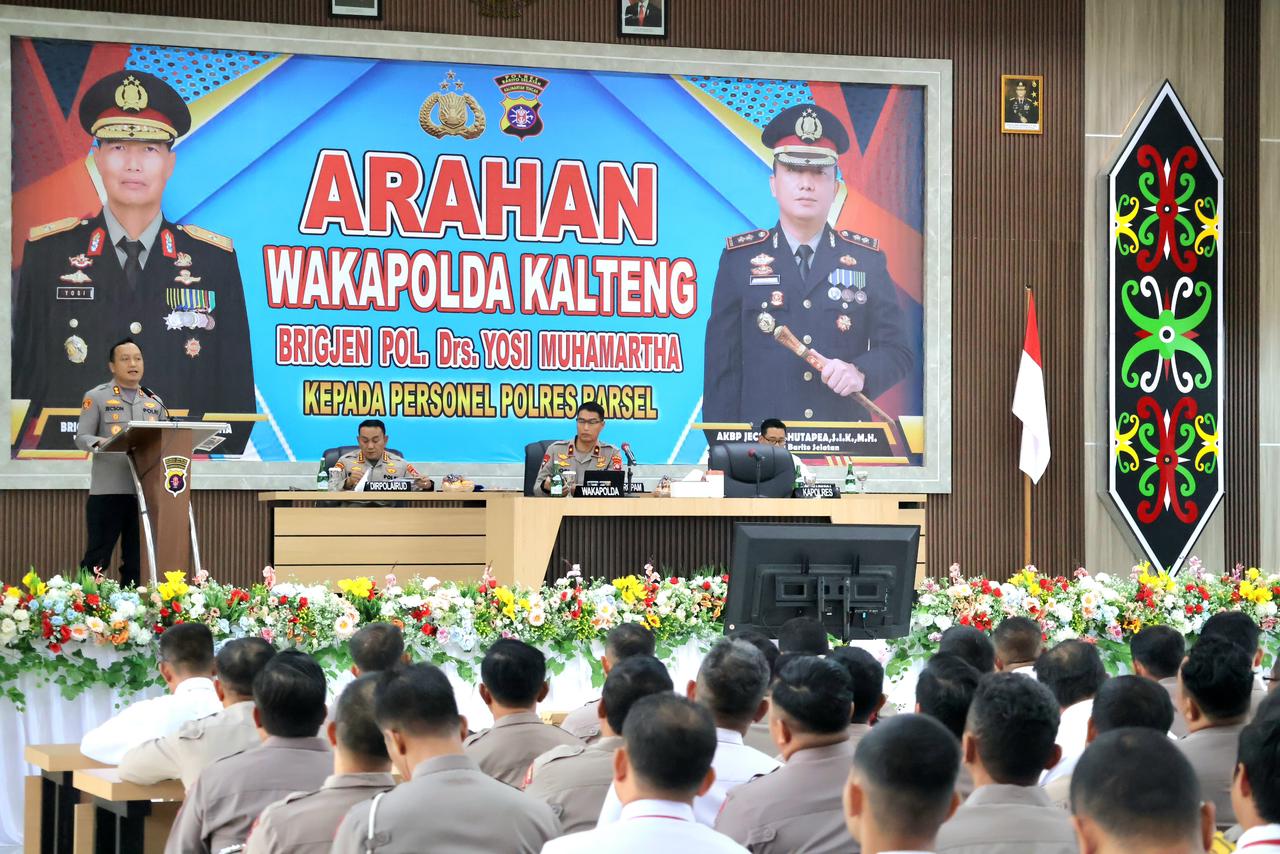 Beri Arahan Saat Kunker di Polres Barsel, Wakapolda Kalteng Tekankan Peningkatan Layanan Publik dan Penegakkan Hukum