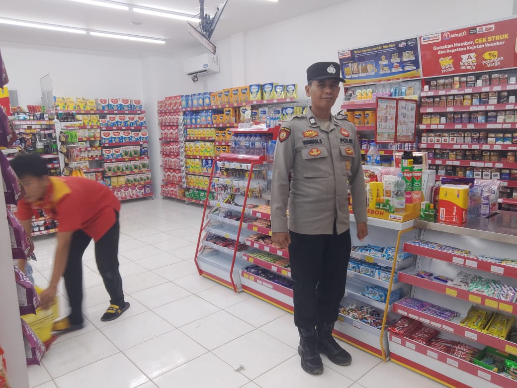 Personil Piket Polsek Bulik Laksanakan Patroli Pertokoan