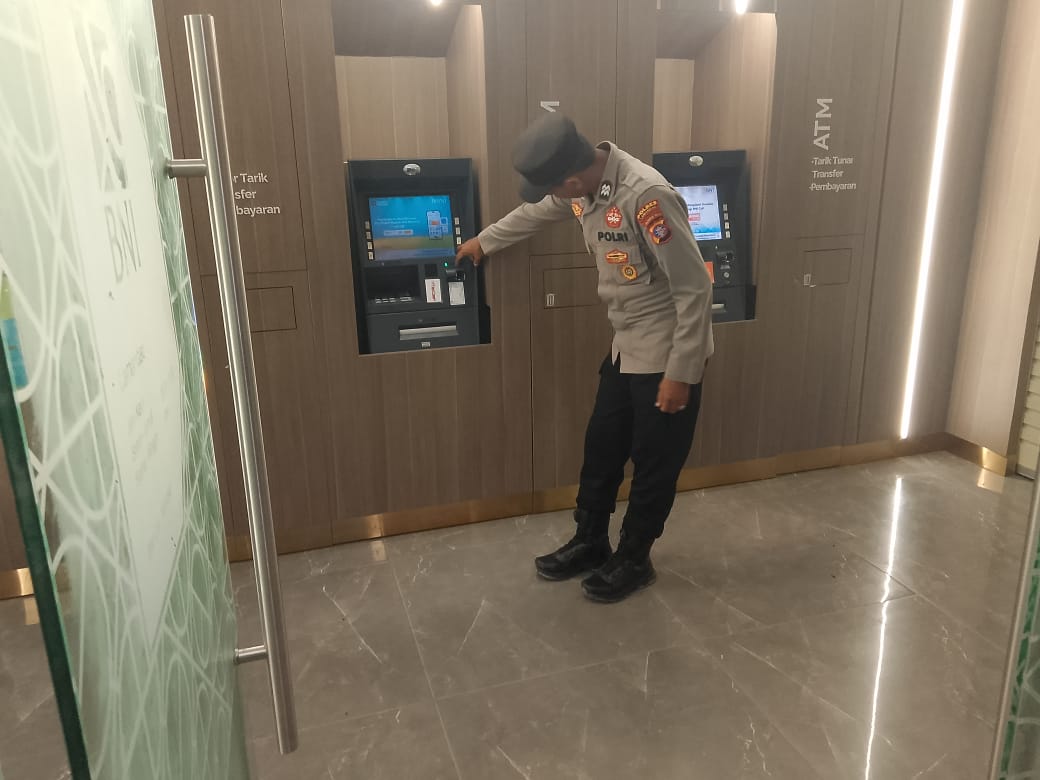 Cegah Gangguan Kamtibmas, Piket Polsek Bulik Patroli ATM