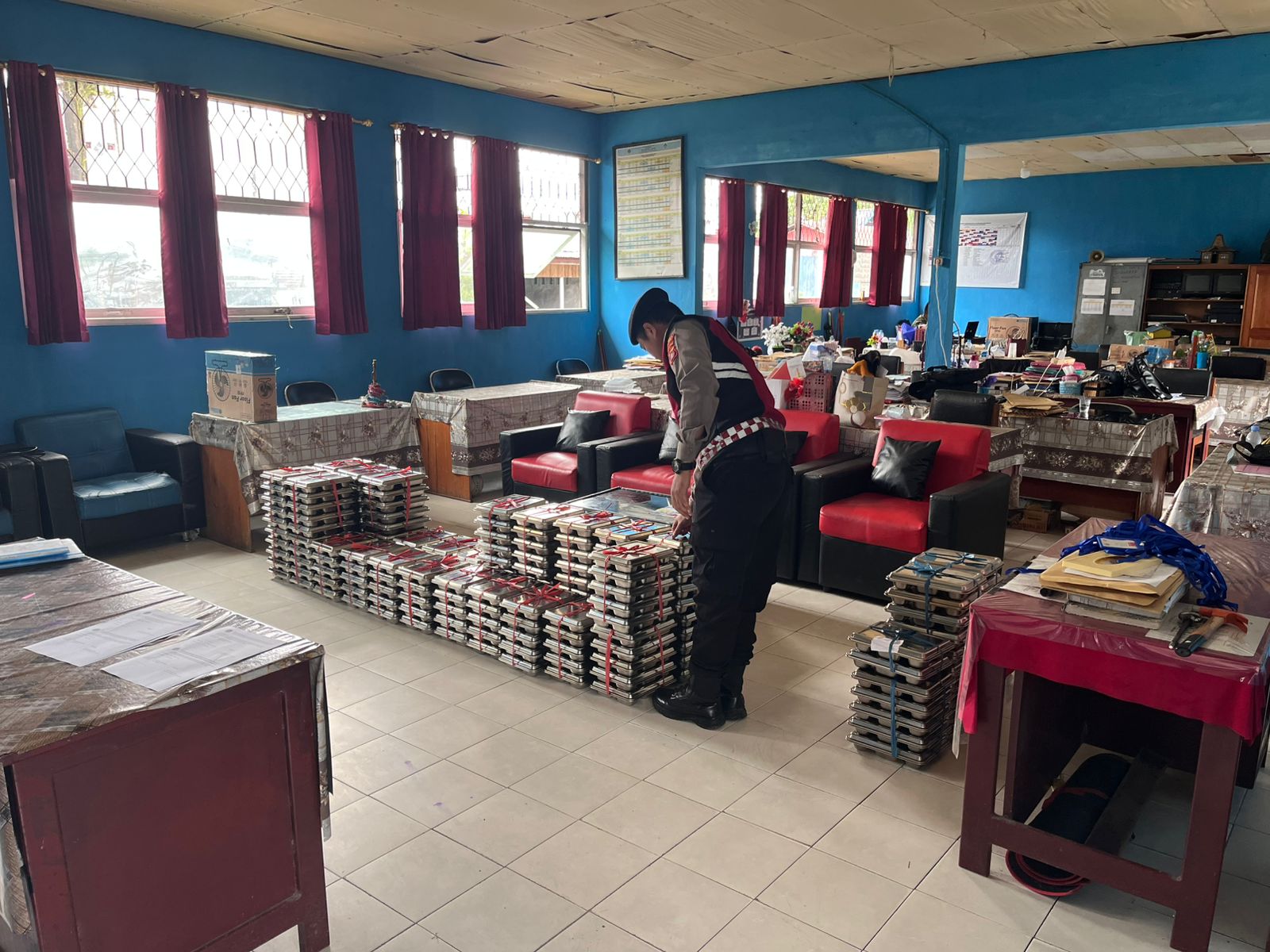 Personel Samapta Laksanakan Pengawasan MBG di Sekolah-Sekolah Kabupaten Katingan.