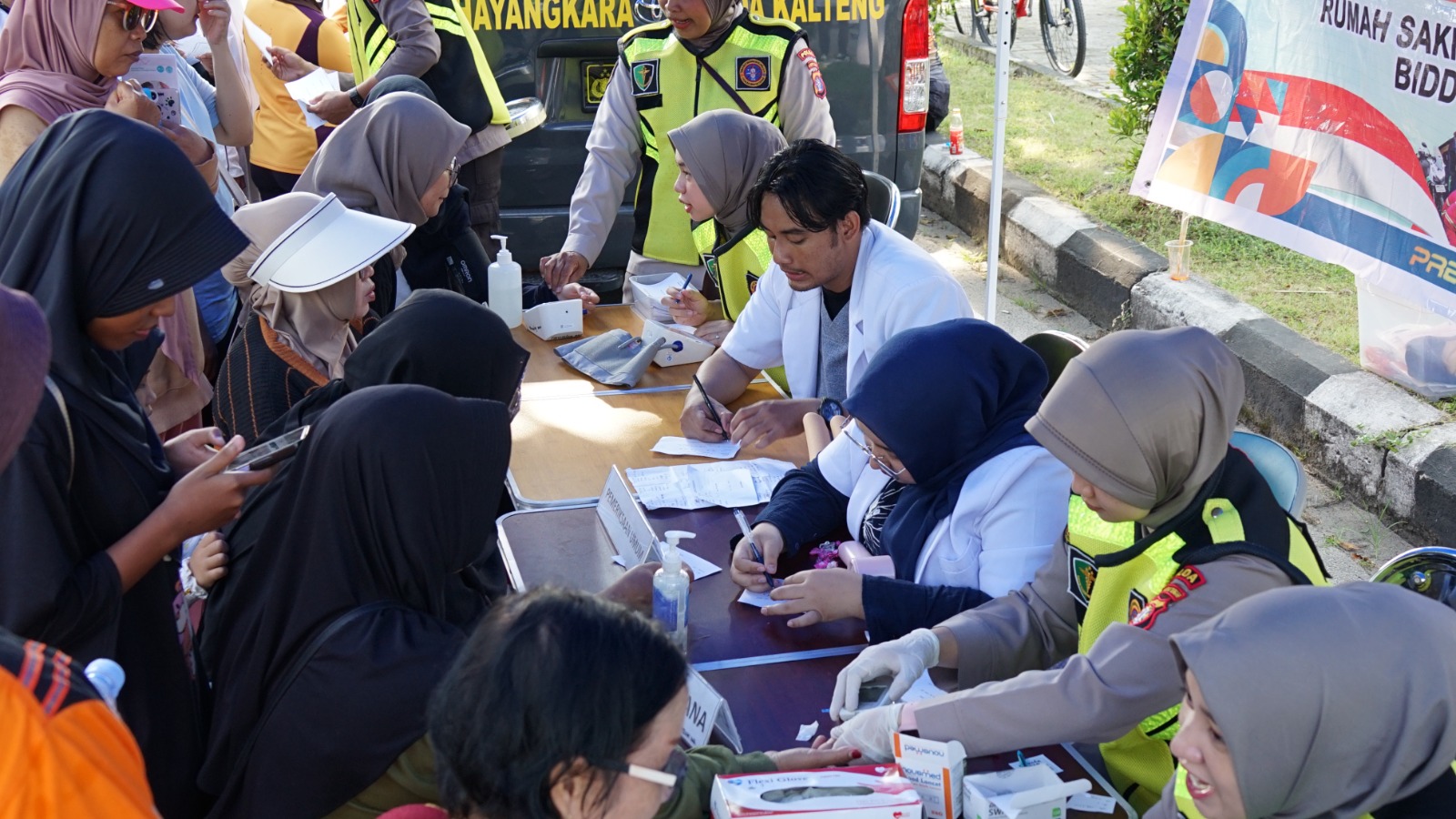 Hadir di CFD, Layanan Kesehatan Gratis Rumkit Bhayangkara Polda Kalteng Disambut Antusias Masyarakat