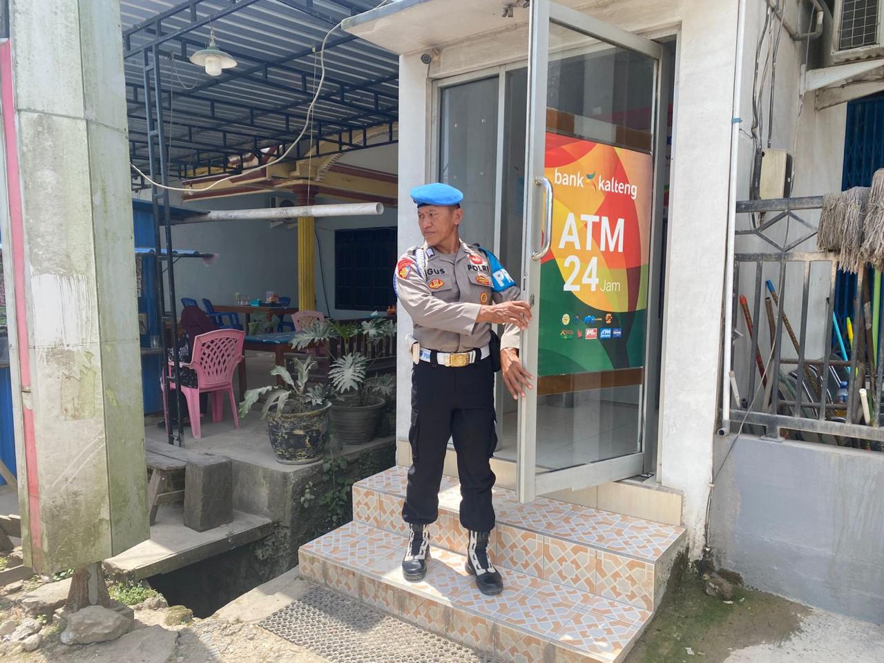 Piket Polsek Patroli ke Perbankan Atm