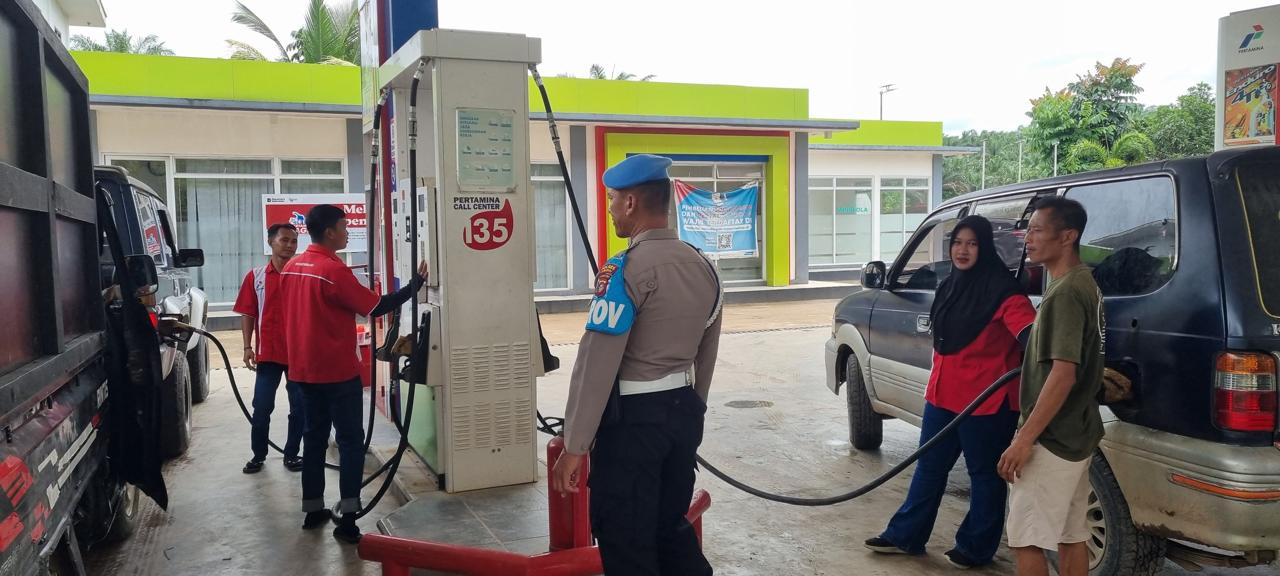 Cegah Gangguan Kamtibmas, Piket Polsek Sematu jaya Patroli ke SPBU