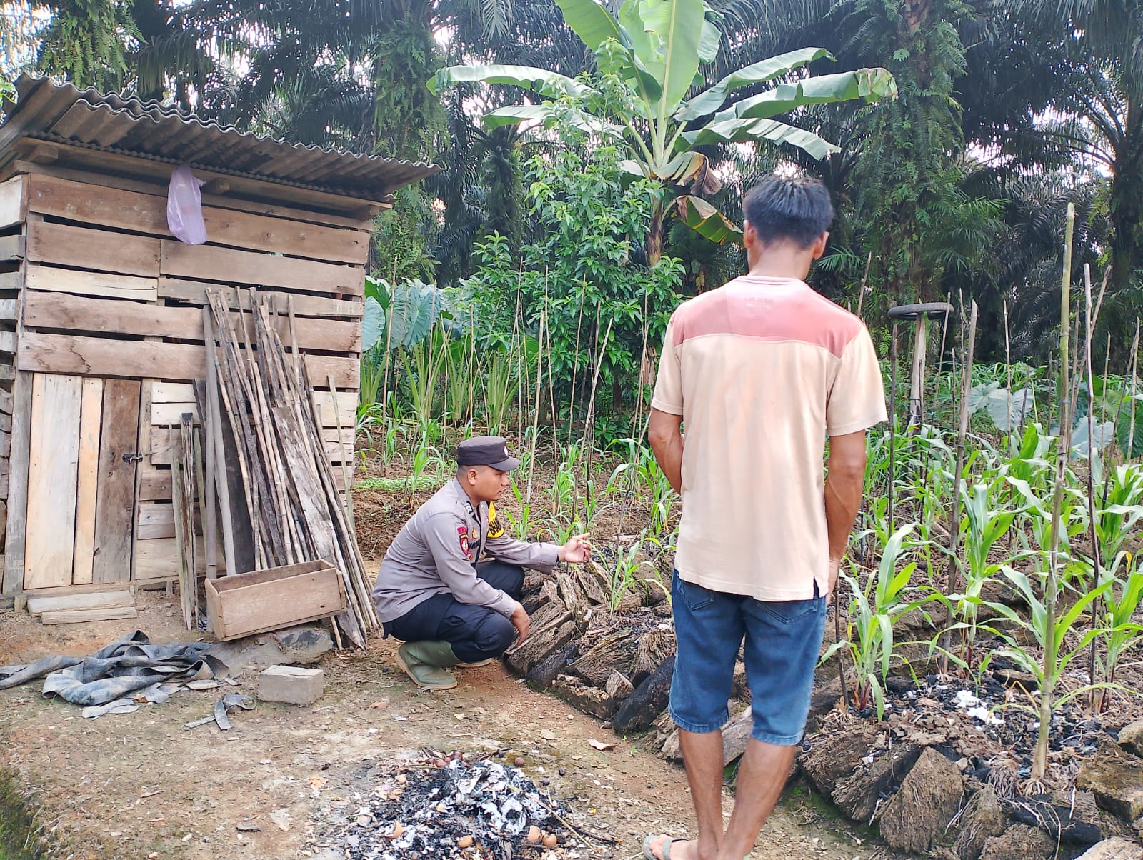 Dukung Ketahanan Pangan, Bhabinkamtibmas Polsek Sematu Jaya Silaturahmi ke masyarakat terkait Program Asta Cita Presiden RI