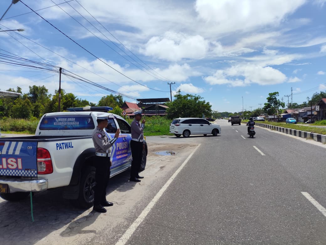 PENLING, Satlantas Polres Katingan Penyuluhan Keliling Kepada Para Pengendara