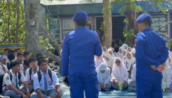 Ditpolairud Polda Kalteng Menerima Kunjungan Belajar Luar Sekolah SMAN-1 Kumai