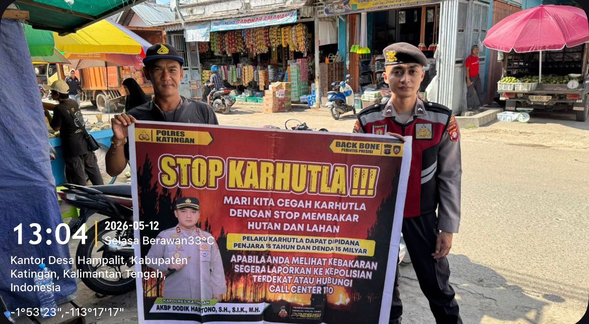 Personel Samapta Polres Katingan Sosialisasikan Pencegahan Karhutla kepada Masyarakat Desa Hampalit.
