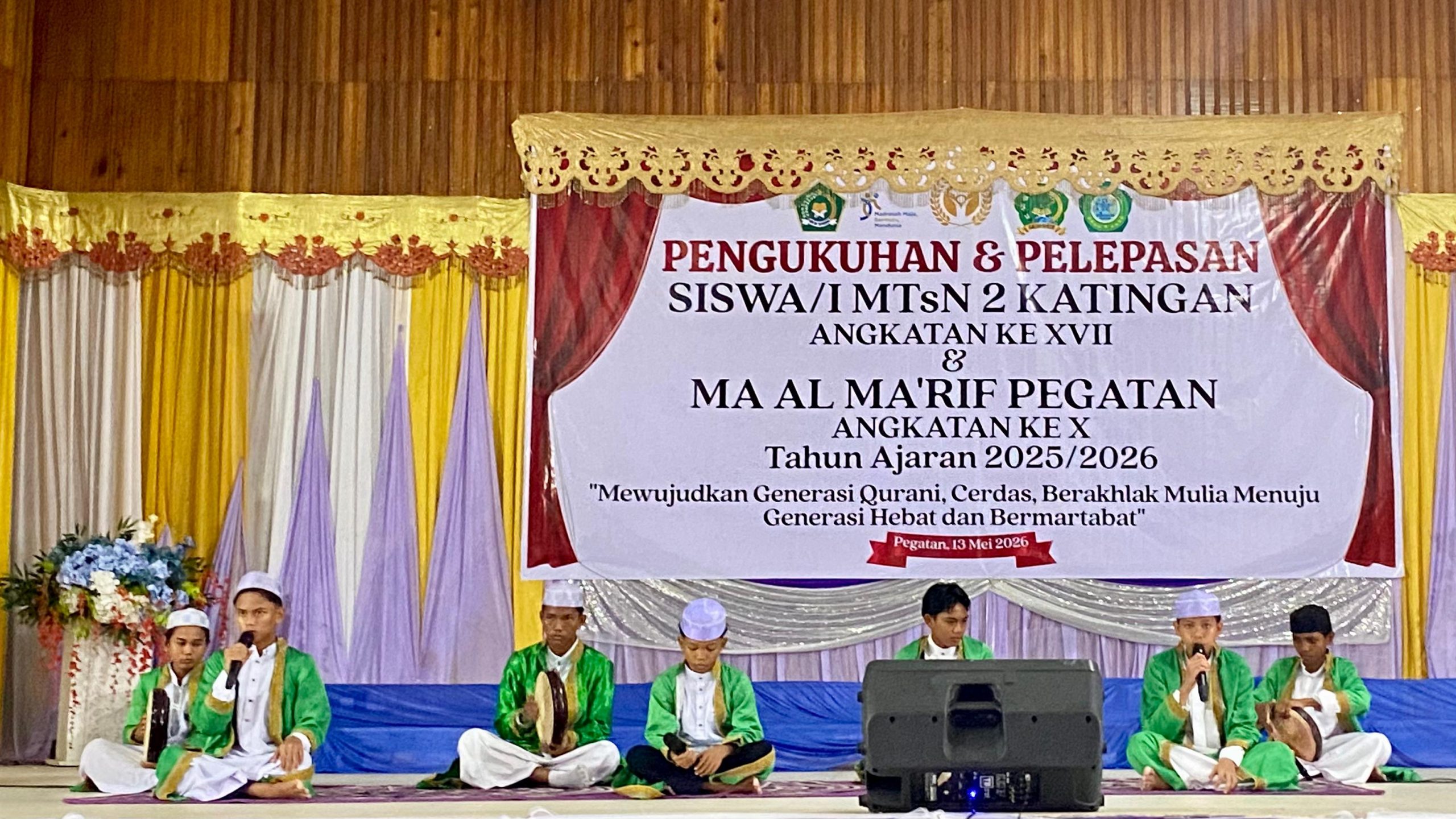 Kapolsek Katingan Kuala menghadiri kegiatan Pelepasan / Pengukuhan siswa/siswi Kelas MTSN-2 Katingan angkatan ke- XVII dan MA Al-Ma’rif Pegatan angkatan ke- X tahun ajaran 2025/2026