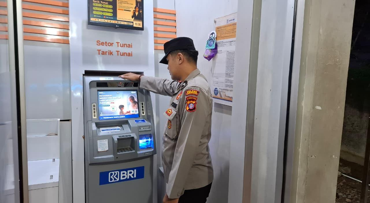 Piket Polsek Patroli ke Perbankan Atm