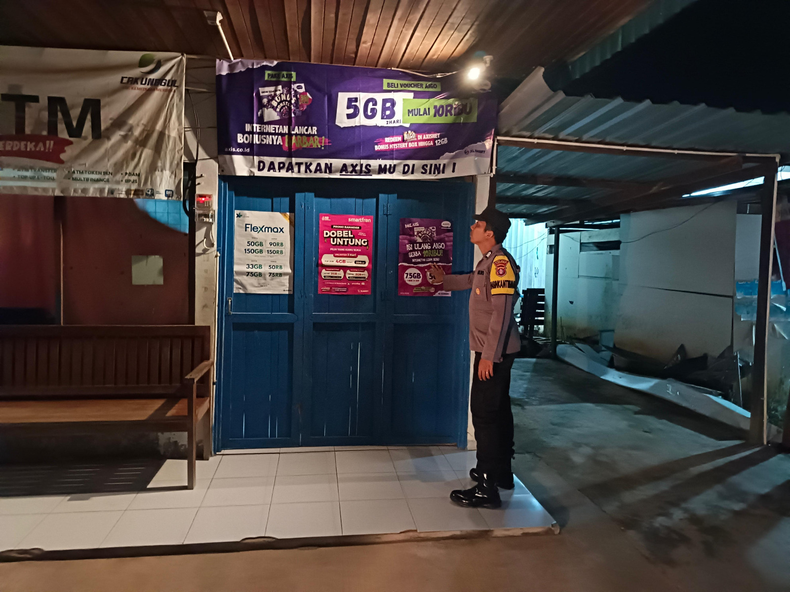 Piket Polsek laksanakan Patroli di Pasar di Wilkum Polsek Delang
