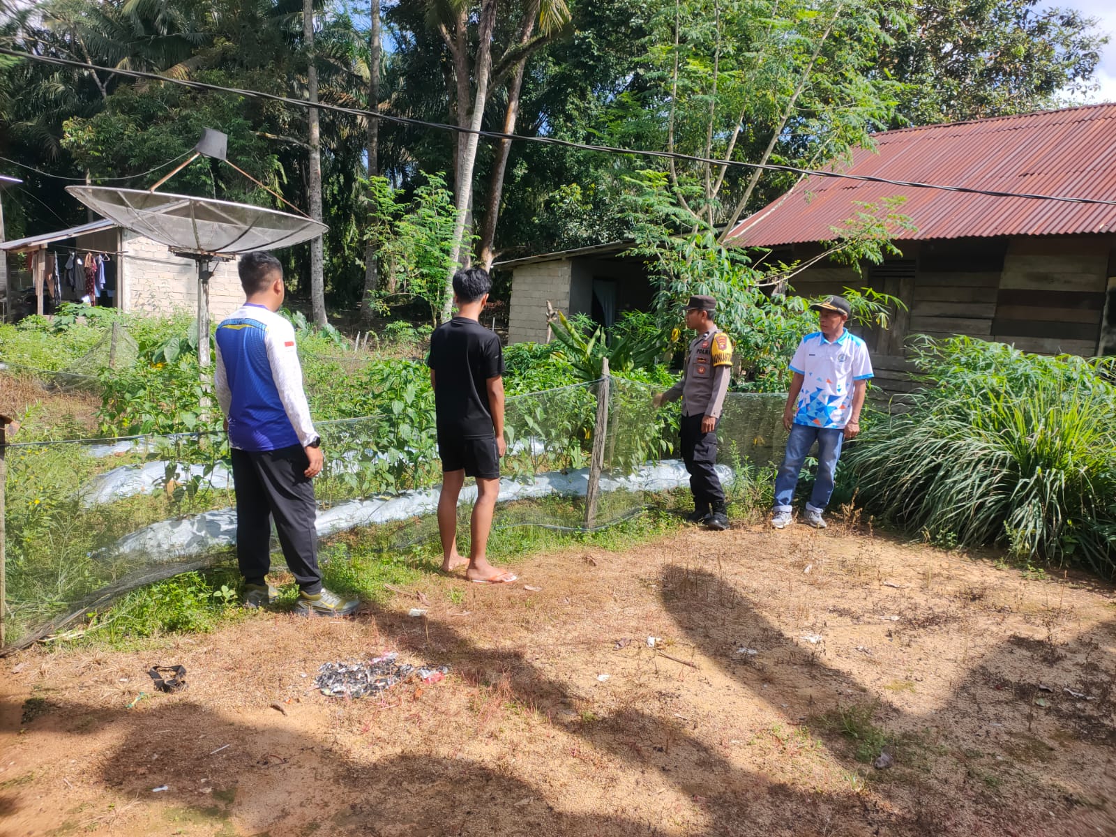 Dukung Ketahanan Pangan, Bhabinkamtibmas Polsek Sematu Jaya Silaturahmi ke masyarakat terkait Program Asta Cita Presiden RI