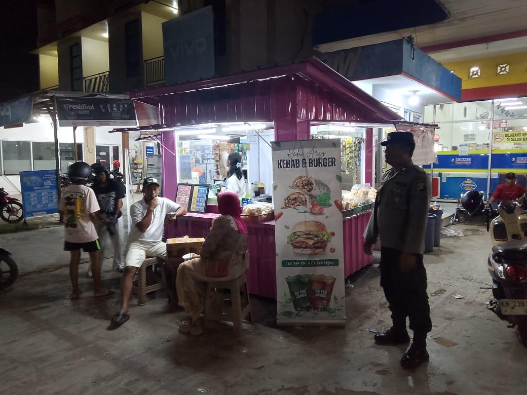 Piket Polsek Bulik Sambangi Pedagang, Perkuat Keamanan Lewat Pesan Kamtibmas