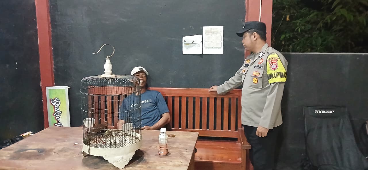 Lewat Patroli Dialogis, Polsek Lamandau Ajak Warga Jauhi Judi Online