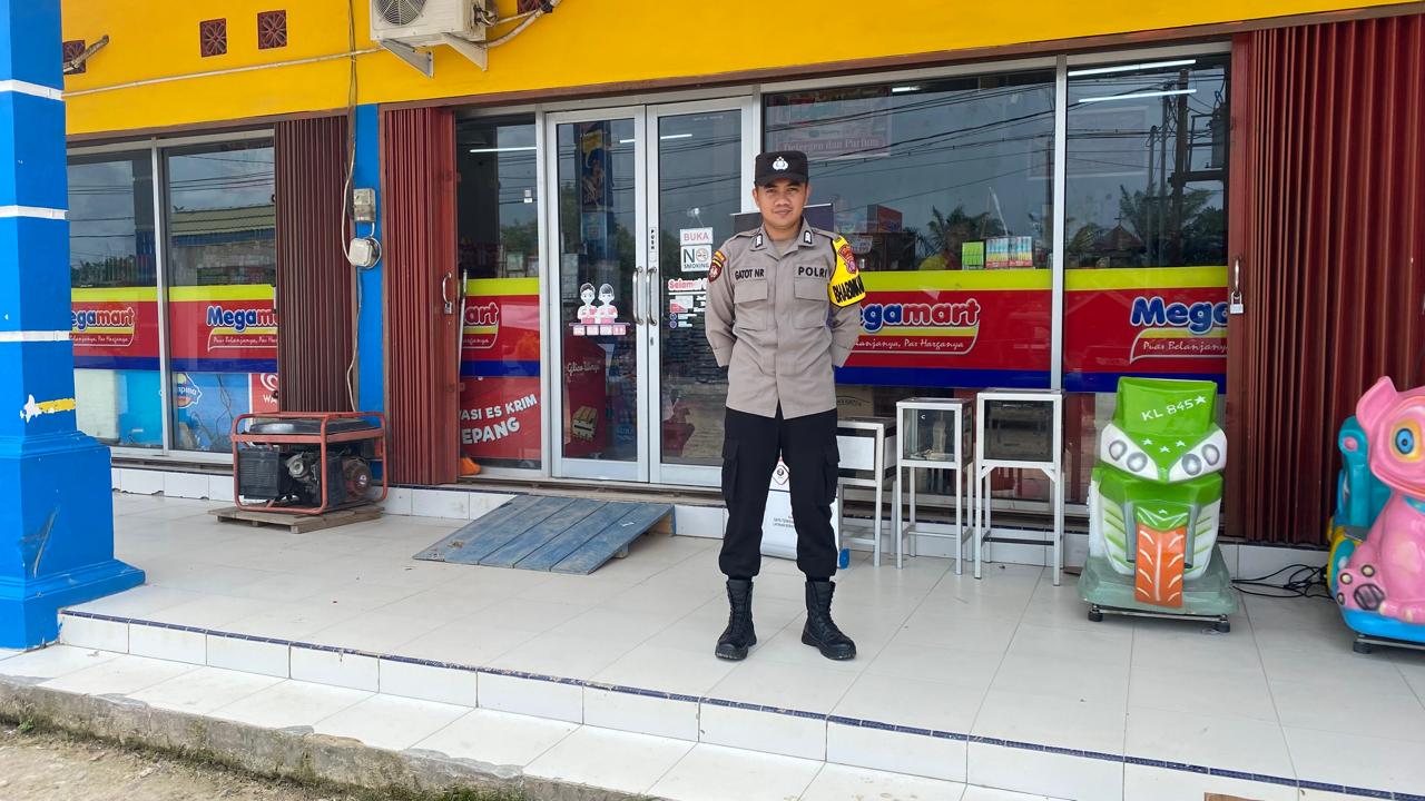 Kapolsek Sematu Jaya Ipda Eko Haryanto, S.H. mengatakan patroli merupakan kegiatan rutin baik siang maupun malam hari tersebut guna mencegah terjadinya tindak pidana untuk mewujudkan situasi kamtibmas yang aman dan kondusif.
