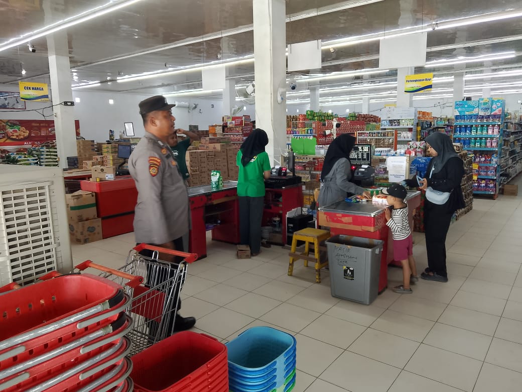 POLSEK BULIK LAKSANAKAN PATROLI SAMBANG KE PUSAT PERBELANJAAN