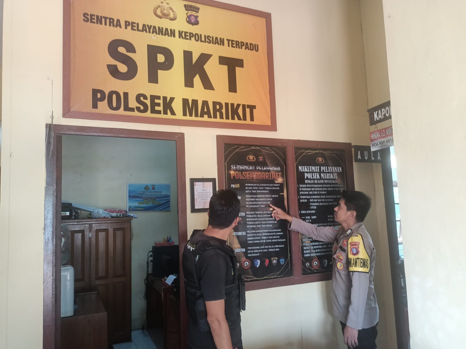 Personel SPKT Polsek Marikit Pegang Teguh Maklumat Pelayanan di Setiap Tugasnya