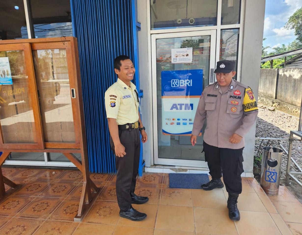 Kapolsek Sematu Jaya IPDA Eko Haryanto, S.H. mengatakan patroli merupakan kegiatan rutin baik siang maupun malam hari tersebut guna mencegah terjadinya tindak pidana untuk mewujudkan situasi kamtibmas yang aman dan kondusif.