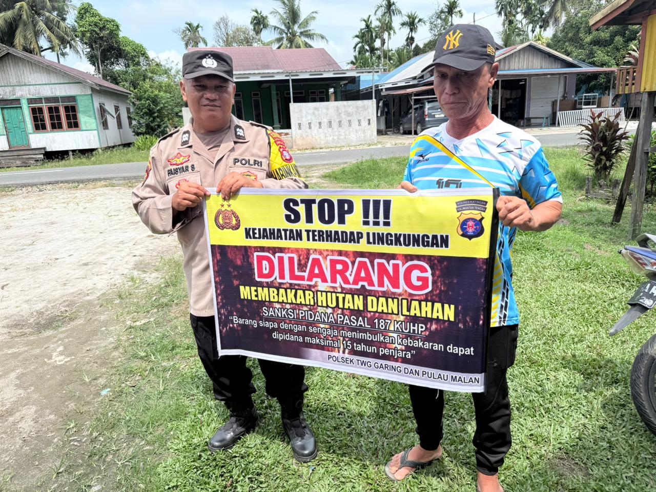 Ciptakan lingkungan sehat Polsek Tws Garing dan Pulau Malan sosialisasi Stop Karhutla.