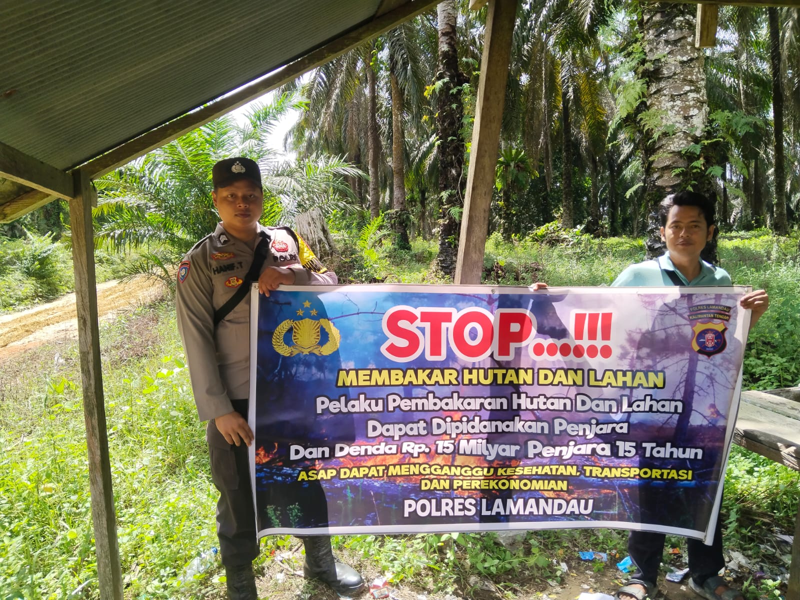 Bhabinkamtibmas Polsek Sematu Jaya sosialisasikan larangan karhutla kepada warga