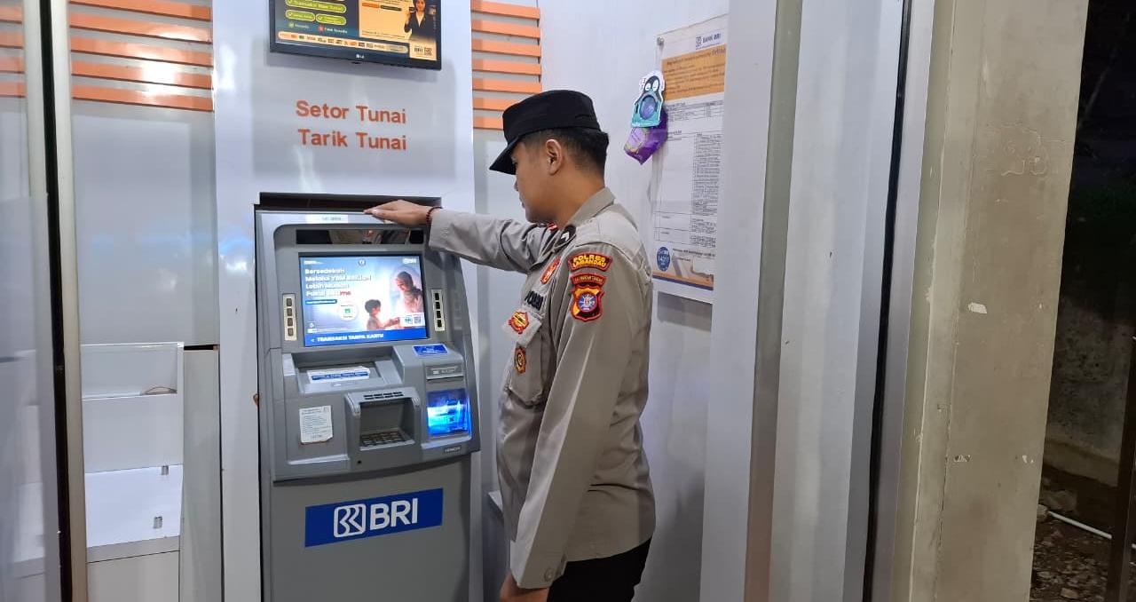 Polsek Sematu Jaya monitoring ATM, pastikan situasi tetap aman dan kondusif