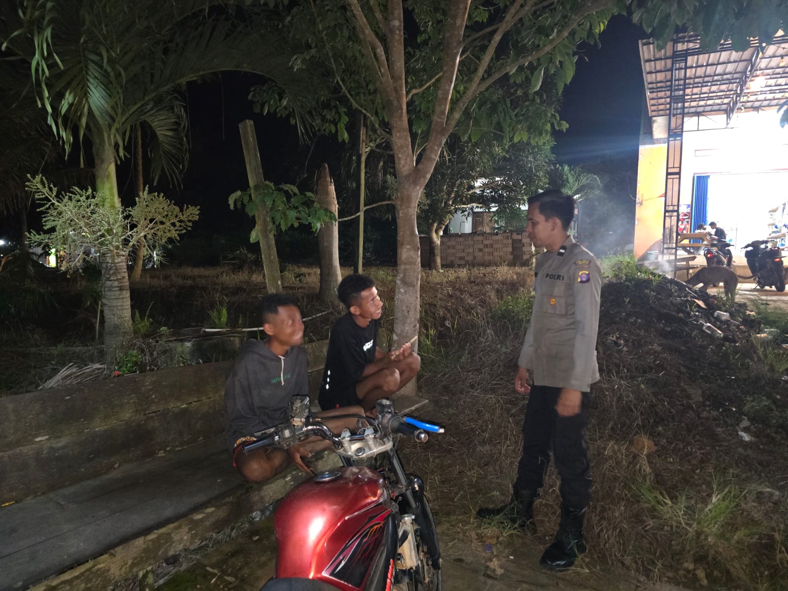Patroli Humanis, Polsek Lamandau Rangkul Pemuda untuk Jaga Kamtibmas