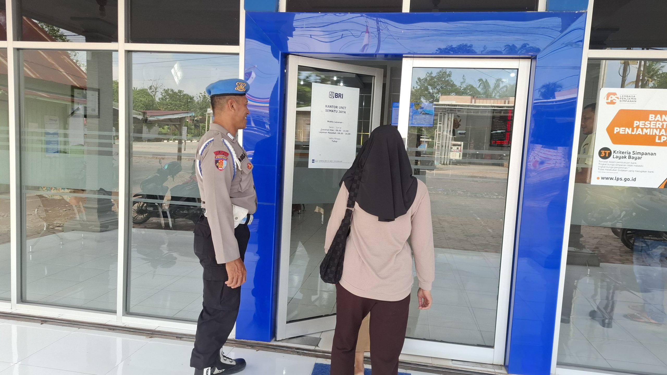 Jaga Keamanan Transaksi Masyarakat, Polsek Sematu Jaya Intensifkan Patroli Bank dan ATM