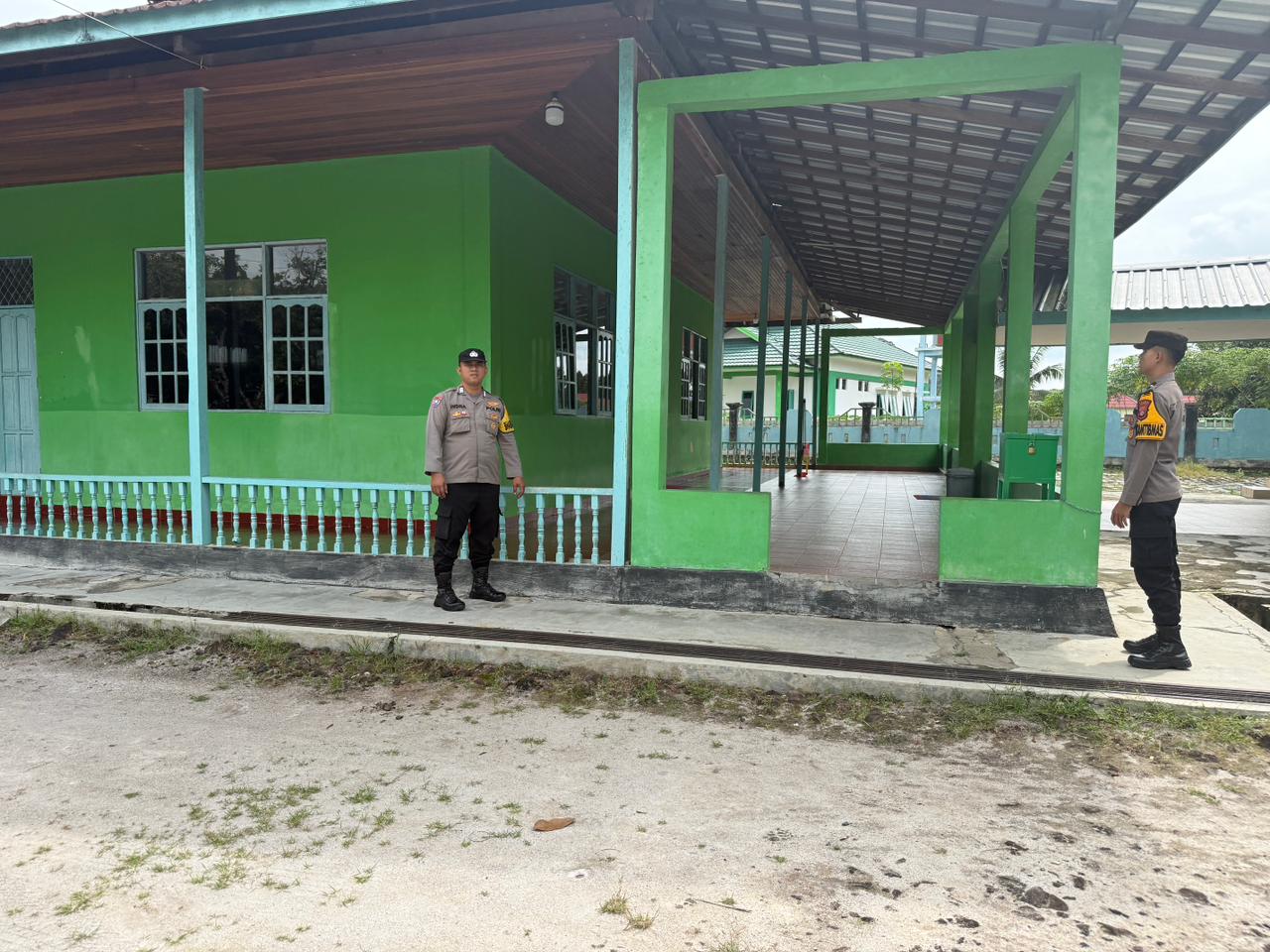 Dengan Patroli Dialogis, Polsek Tewang Sangalang Garing dan Pulau Malan Berikan Rasa Aman Kepada Masyarakat