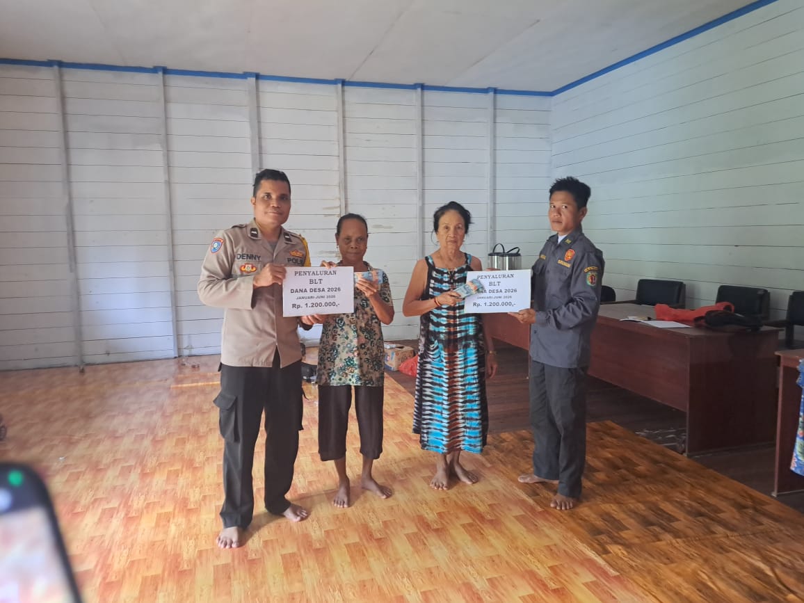 Bhabinkamtibmas Kec.Bukit Raya Hadiri kegiatan Penyaluran Bantuan Langsung Tunai Dana Desa (BLT-DD)