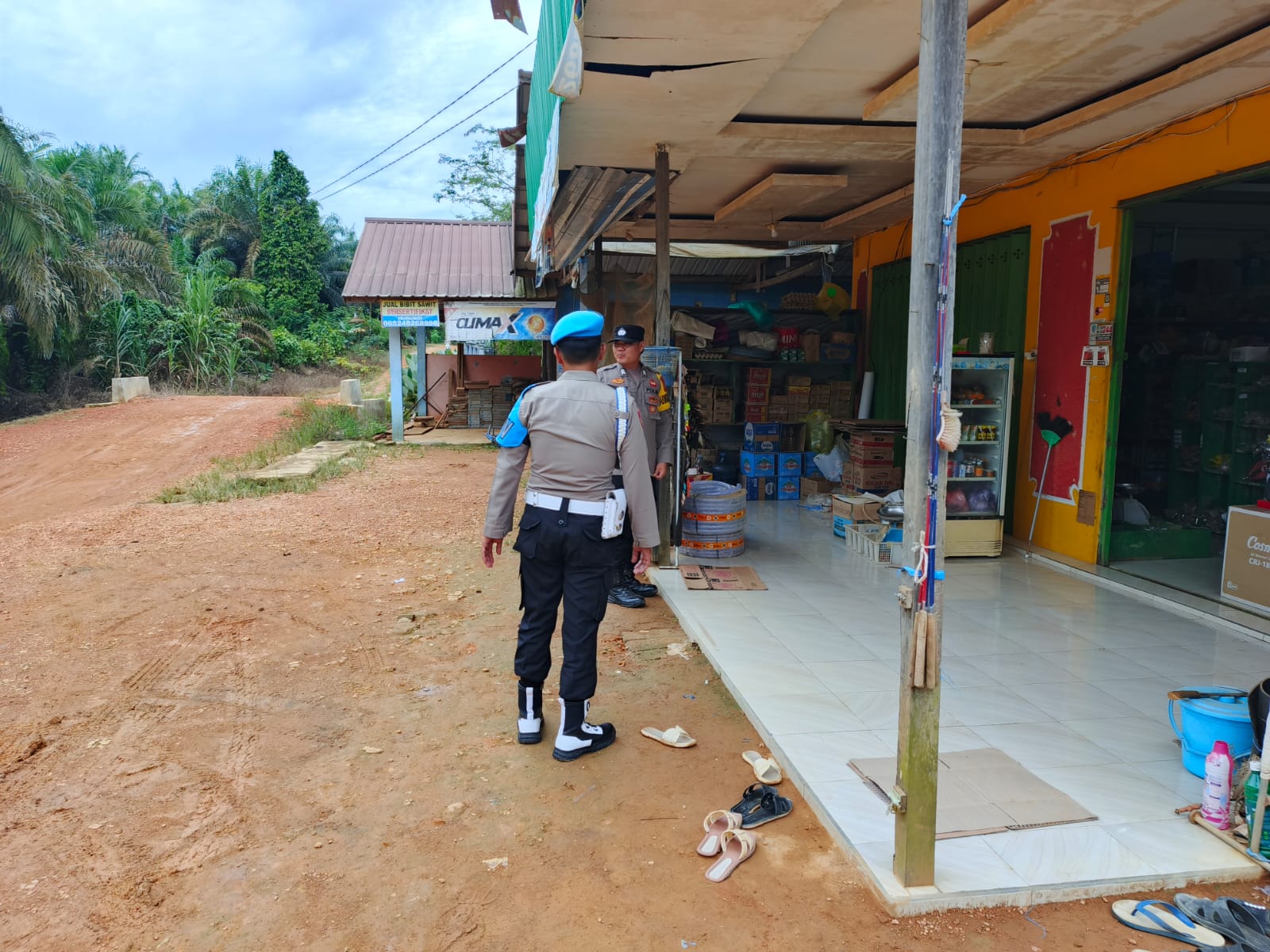 Tak Luput dari Pantauan, Polsek Lamandau Monitoring Kawasan Pertokoan