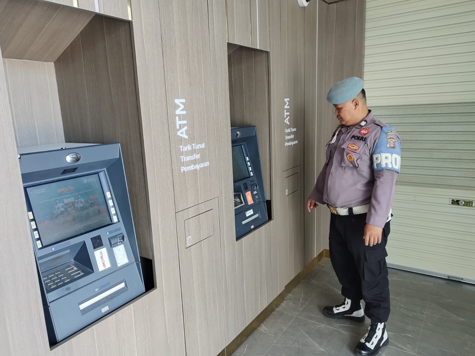 Perkuat Pengawasan Objek Vital, Polsek Bulik Patroli ATM dan Sampaikan Imbauan Kamtibmas